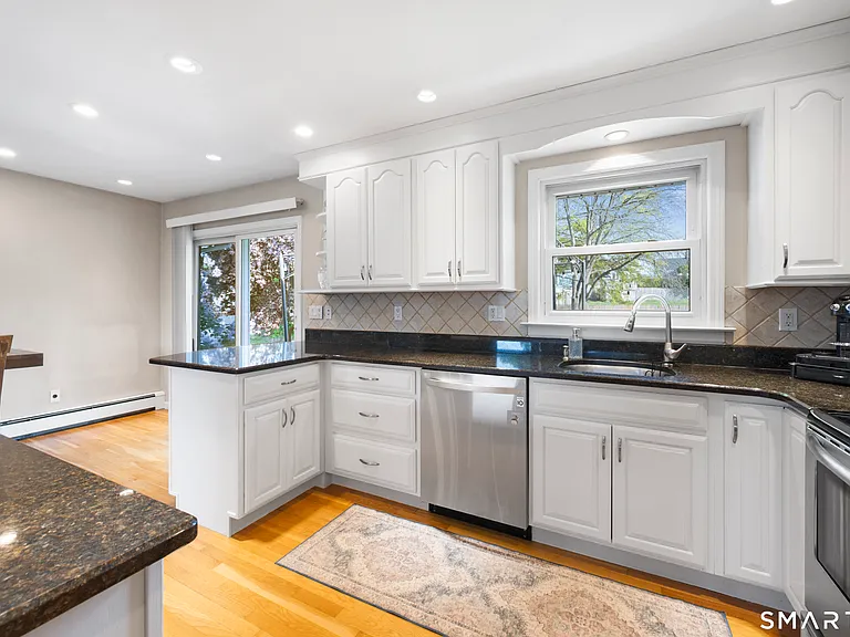 24 Heather Ln — Photo 11