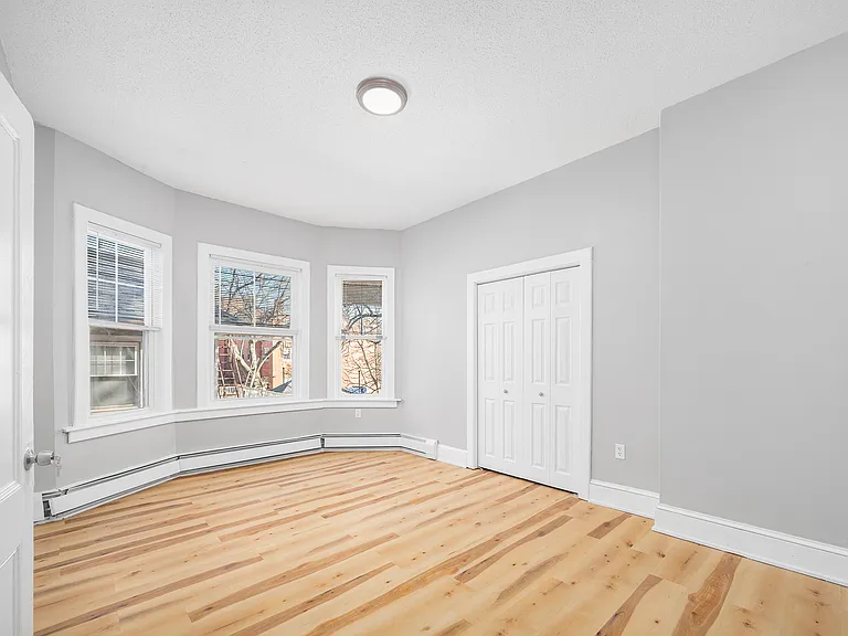 200 Lexington Ave #2 — Photo 7