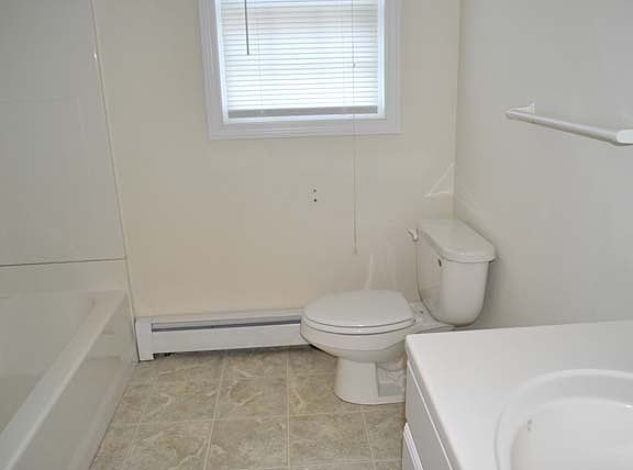 4th image of 264 Admiral St #B