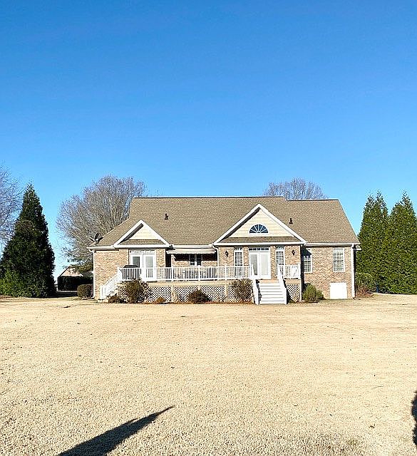 1st image of 112 Sand Trap Ln