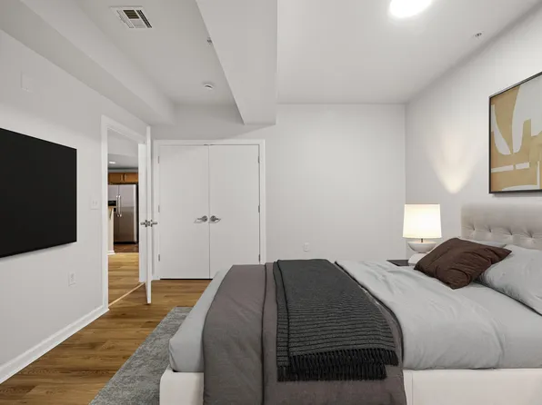 305 Whiton Street image 12 of 17