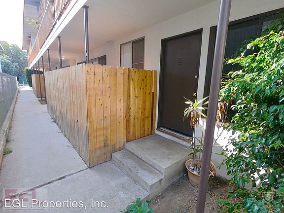 5th image of 1426 Barry Ave APT 04