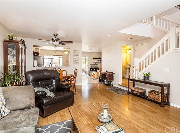 2nd image of 1030 E Chestnut St #17