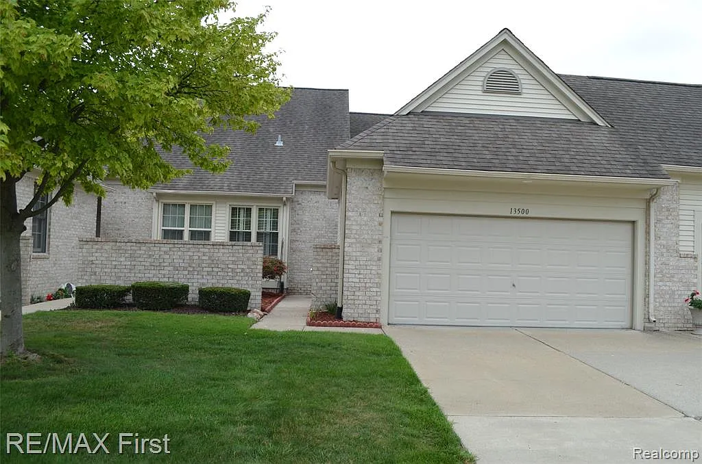 2 bed, 2.0 bath, 1382 sqft, $2,200 — Photo 1