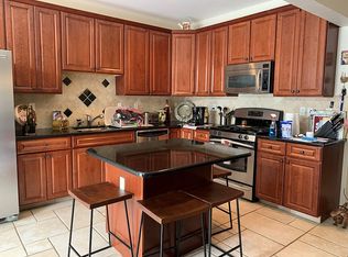 5 Smock Ct, Manalapan, NJ 07726