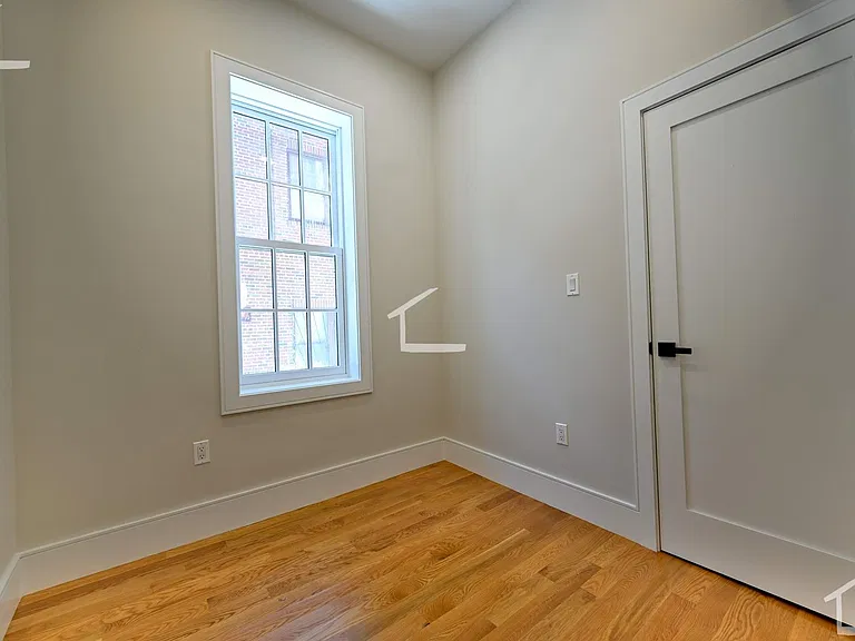 18 Winchester St #11B — Photo 8
