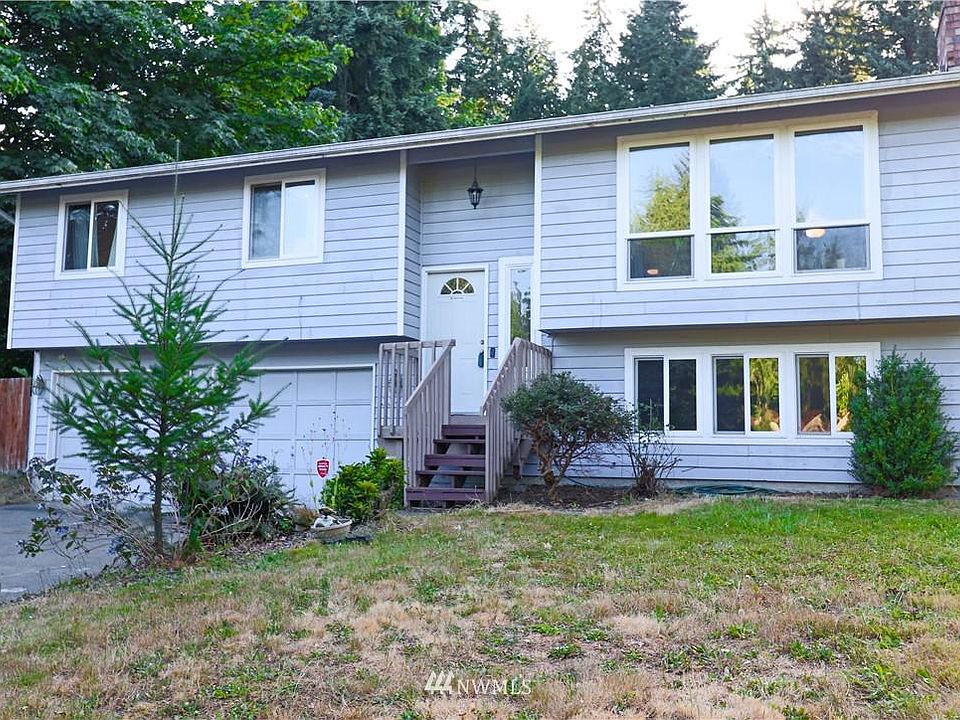 1st image of 3343 Stikes Dr SE