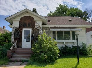611 Cleveland Ave, Racine, WI 53405