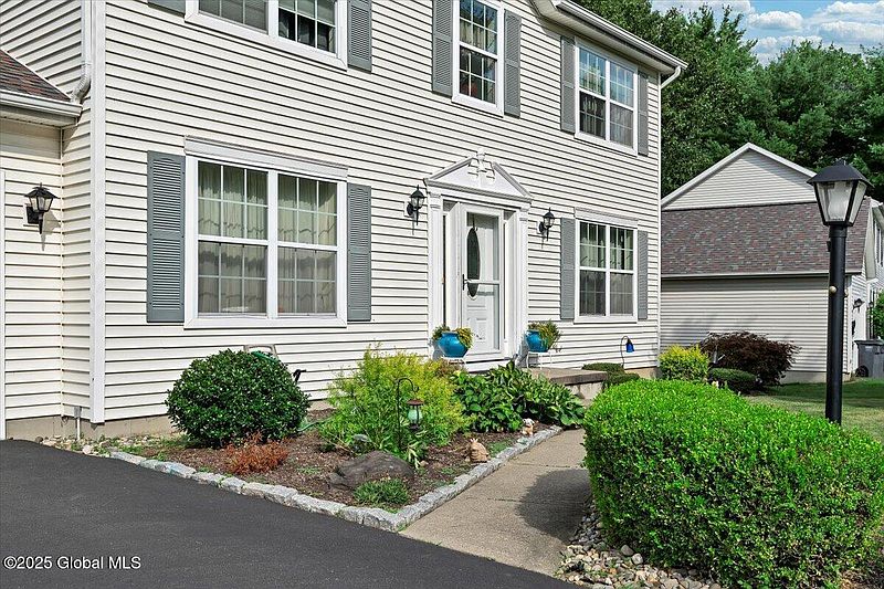2nd image of 39 Michelle Drive