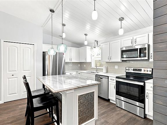 4th image of 36 ROYAL PALM LANE