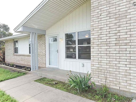 3rd image of 241 Glasgow Dr