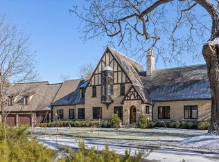 10820 N Cedarburg Rd, Mequon, WI 53092