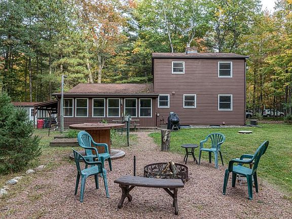 3rd image of 9815 Wintergreen Dr
