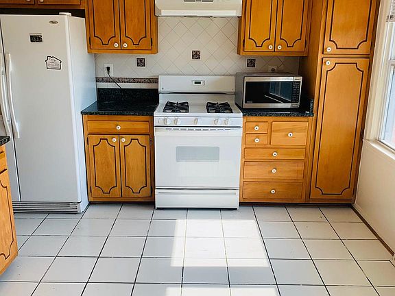 2nd image of 3078 Covington St
