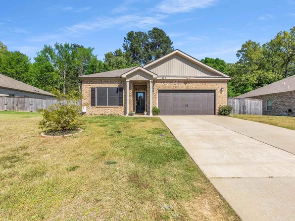 495 Beau Tisdale Dr, Oakland, TN 38060