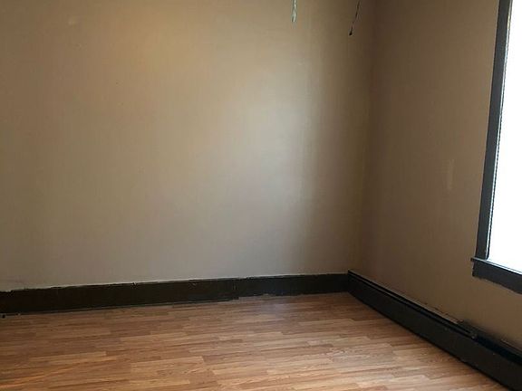4th image of 4030 Pulaski St Floor 1-10143685