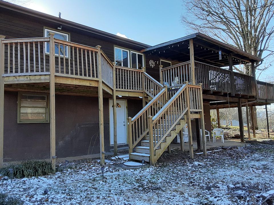 ouside entrance to home last winyer. apt is downstairs