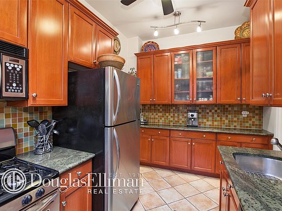 3rd image of 2600 Broadway #8F