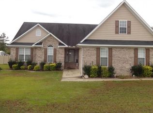 120 Breckenridge Dr, Raeford, NC 28376