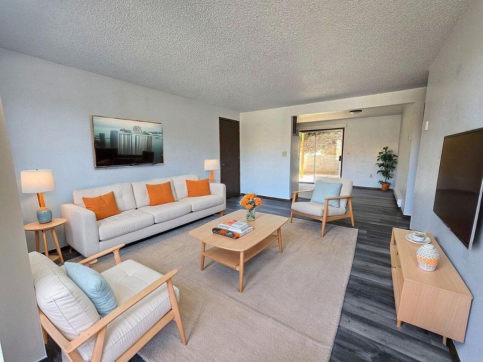 1st image of 1011 SE Cobb St #5