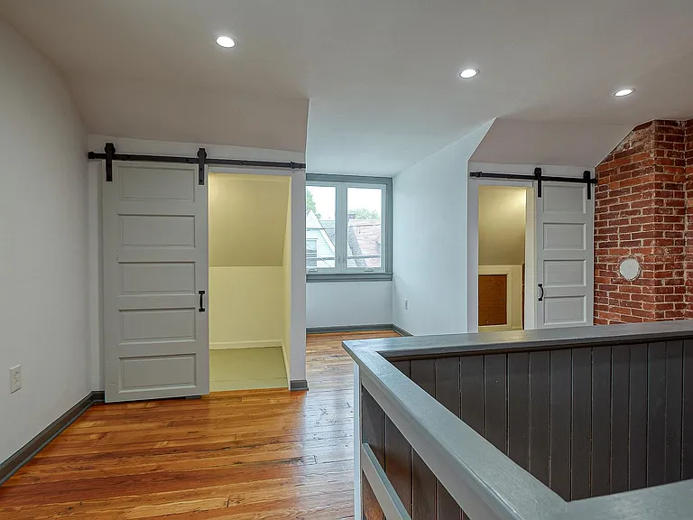 242 Edmond St — Photo 21