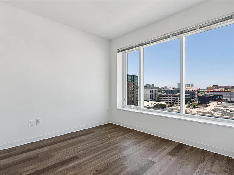 569 N 5th St #610 — Photo 11
