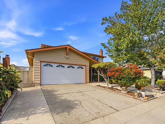 3rd image of 1615 Everglades Dr