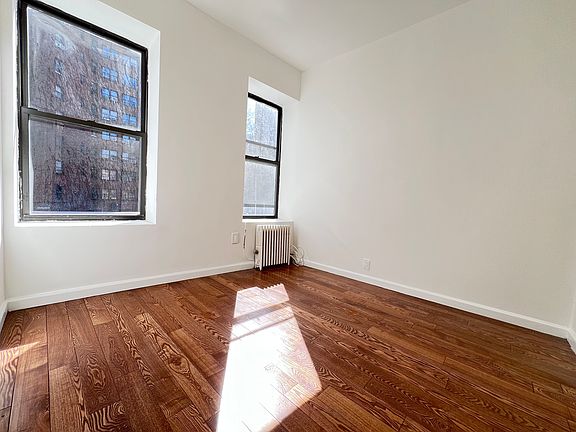 2nd image of 31 Oliver St APT 1E