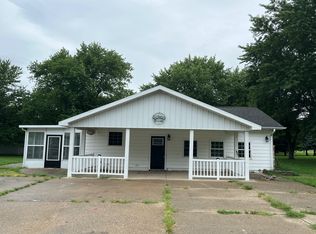 101 Mallard Ln, East Peoria, IL 61611