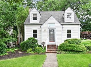 200 Webb Ave, River Edge, NJ 07661