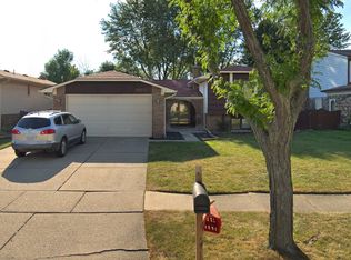 38329 Cottonwood Dr, Sterling Heights, MI