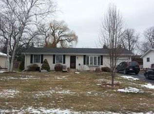 261 Mohawk Dr, Carol Stream, IL 60188