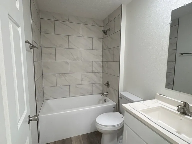 222 Oak St #A — Photo 4