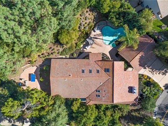 4th image of 31514 Foxfield Dr
