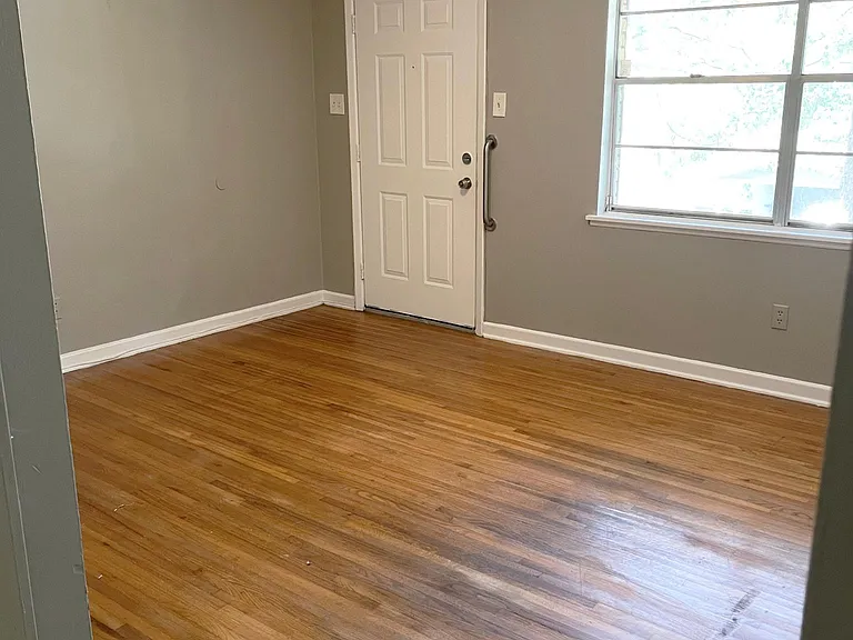 10823 Beverly Hills Dr — Photo 4
