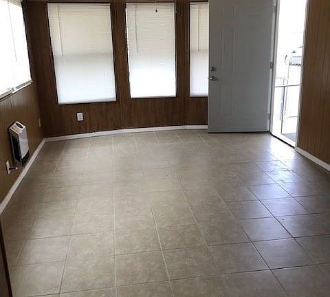 4th image of 302 W Blacklidge Dr Unit 4