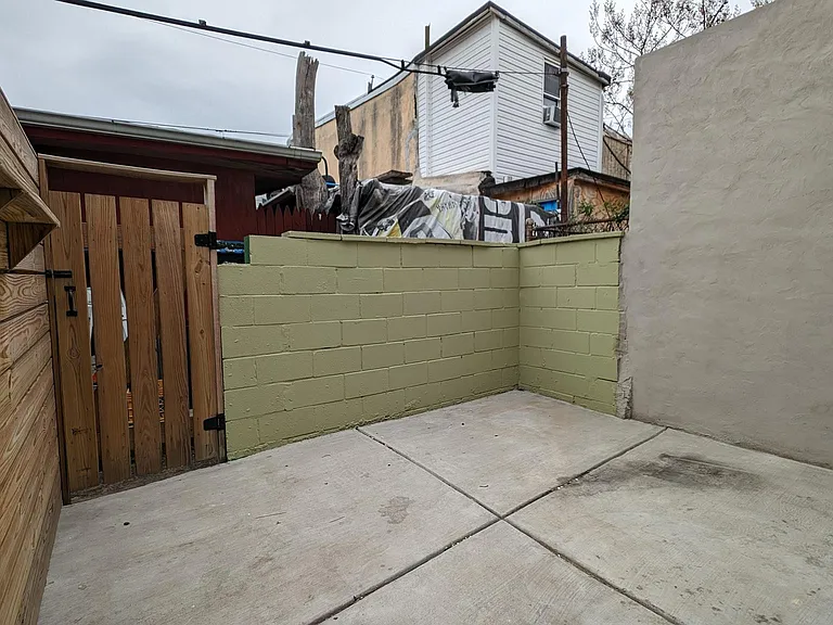 2232 N Mascher St — Photo 21