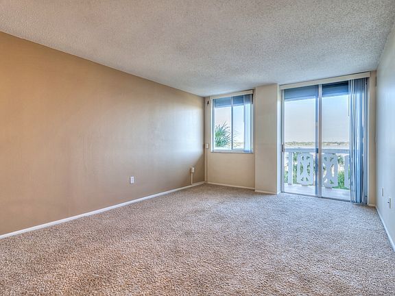 3rd image of 925 N Halifax Ave APT 210