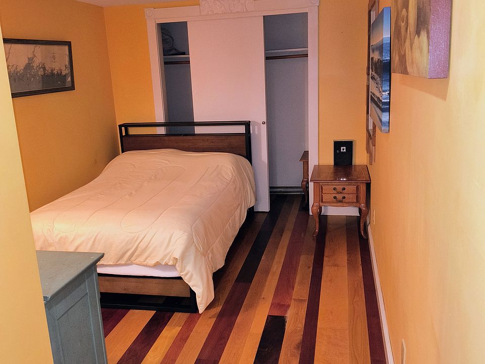 bedroom with ensuite bath room