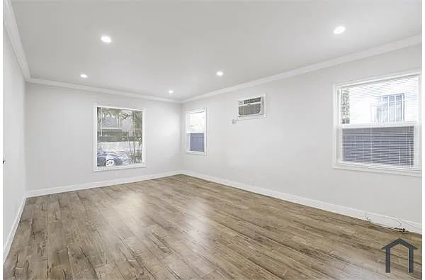 Building Photo - 8552 Alcott St