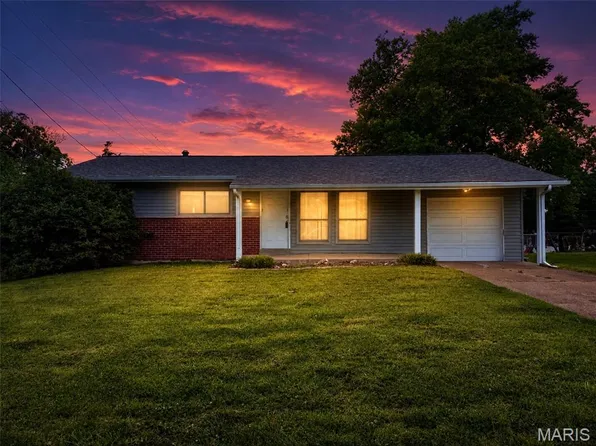 927 Flair Ct, Saint Louis, MO 63146