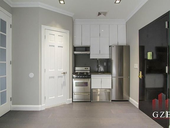 4th image of 18 W 103rd St #4DD