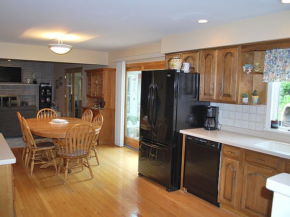 3rd image of 11 Waterford Way