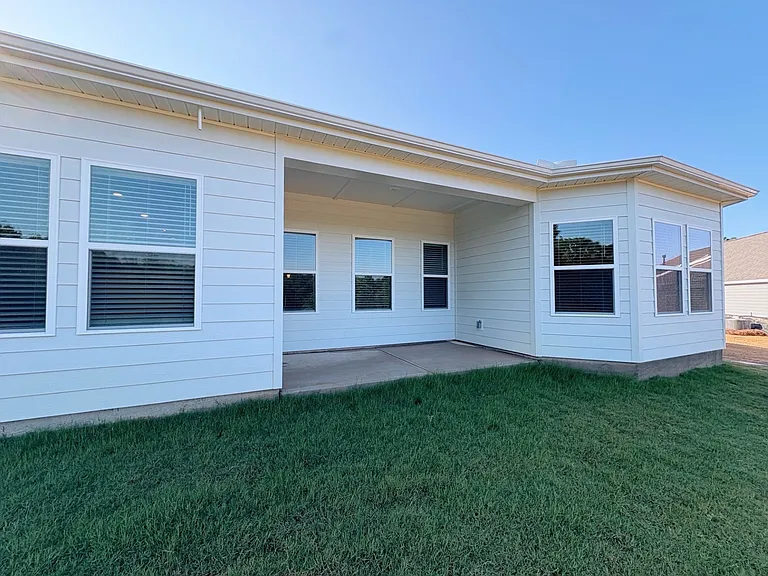 1038 Mapletree Ln — Photo 21