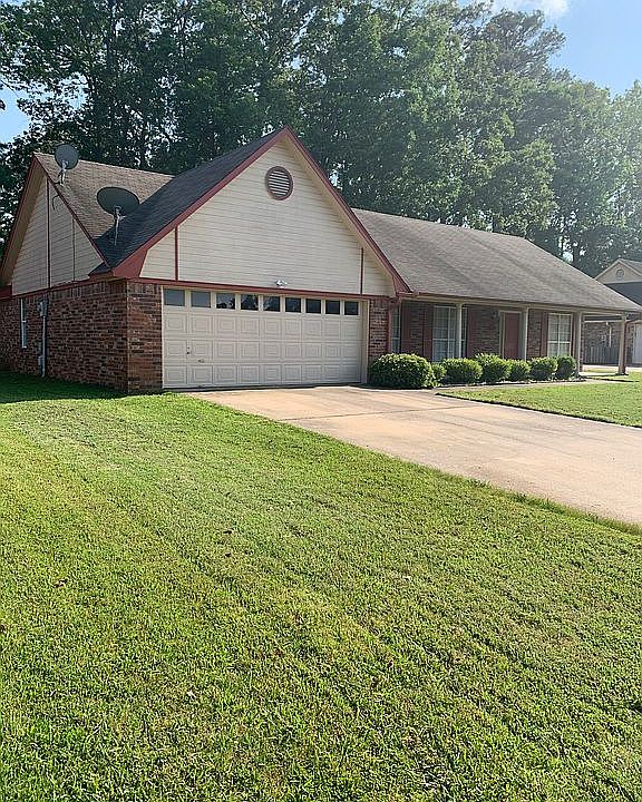 1st image of 2100 Windsor Colony Dr