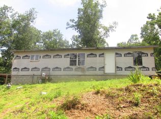 1360 Deer Lodge Pike, Deer Lodge, TN 37726