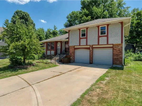 1624 S Lindenwood Dr, Olathe, KS 66062