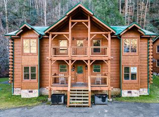 311 Caney Creek Rd, Pigeon Forge, TN 37863