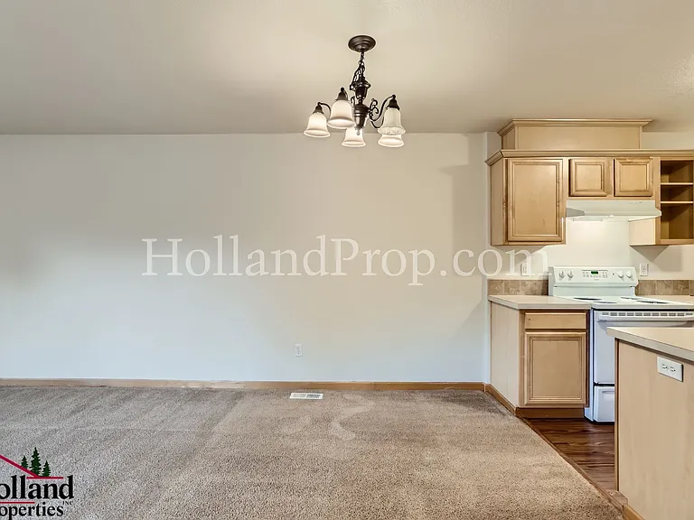 6547 SE Woodstock Blvd — Photo 6
