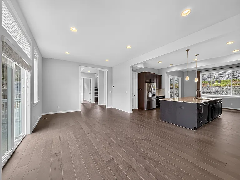 15249 NE Woodland Pl — Photo 7